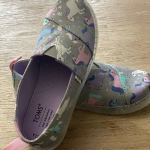 Youth unicorn toms